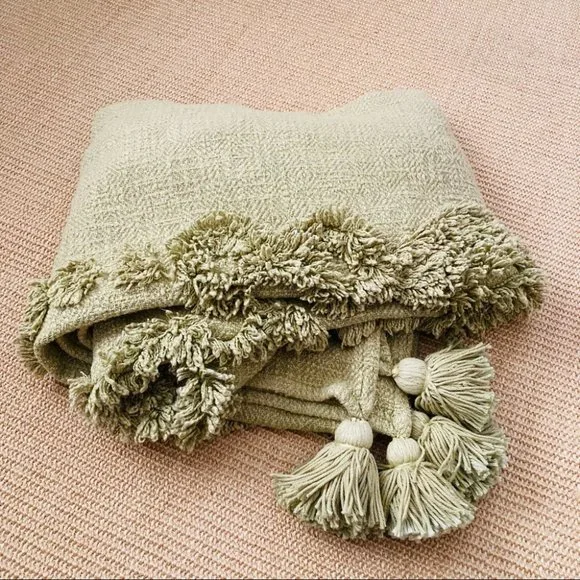 Urban Outfitters Rosie Tufted Throw Blanket In Green - Picture 4 of 11